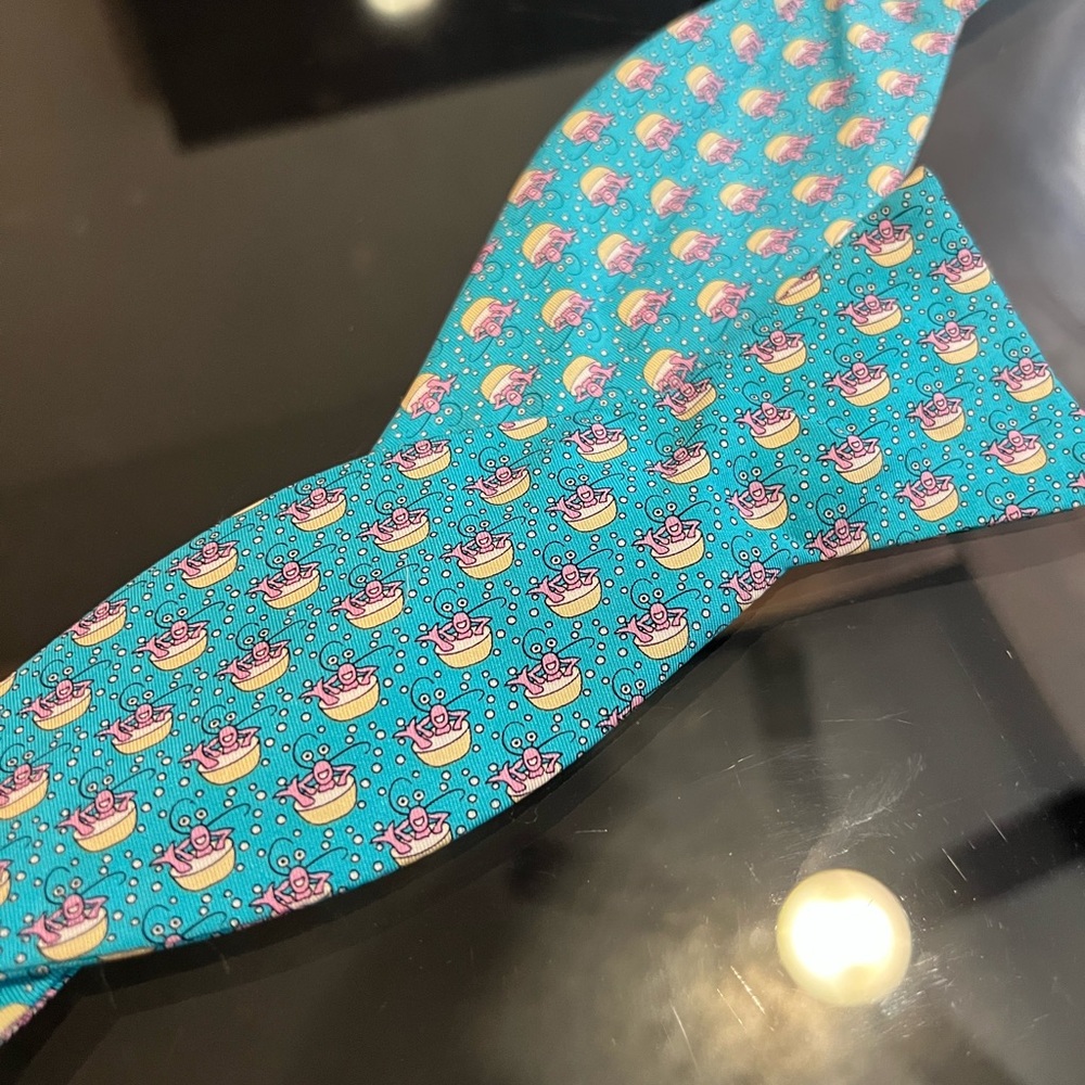 Southern tide lobster tie